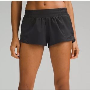 Lululemon Hotty Hot Low-Rise Lined Short 2.5”